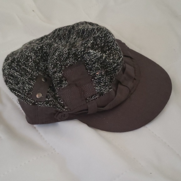 Hat - Picture 1 of 3